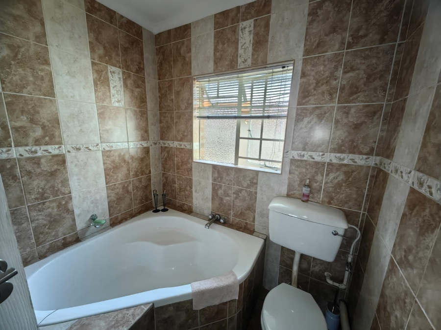 3 Bedroom Property for Sale in Vaalpark Free State